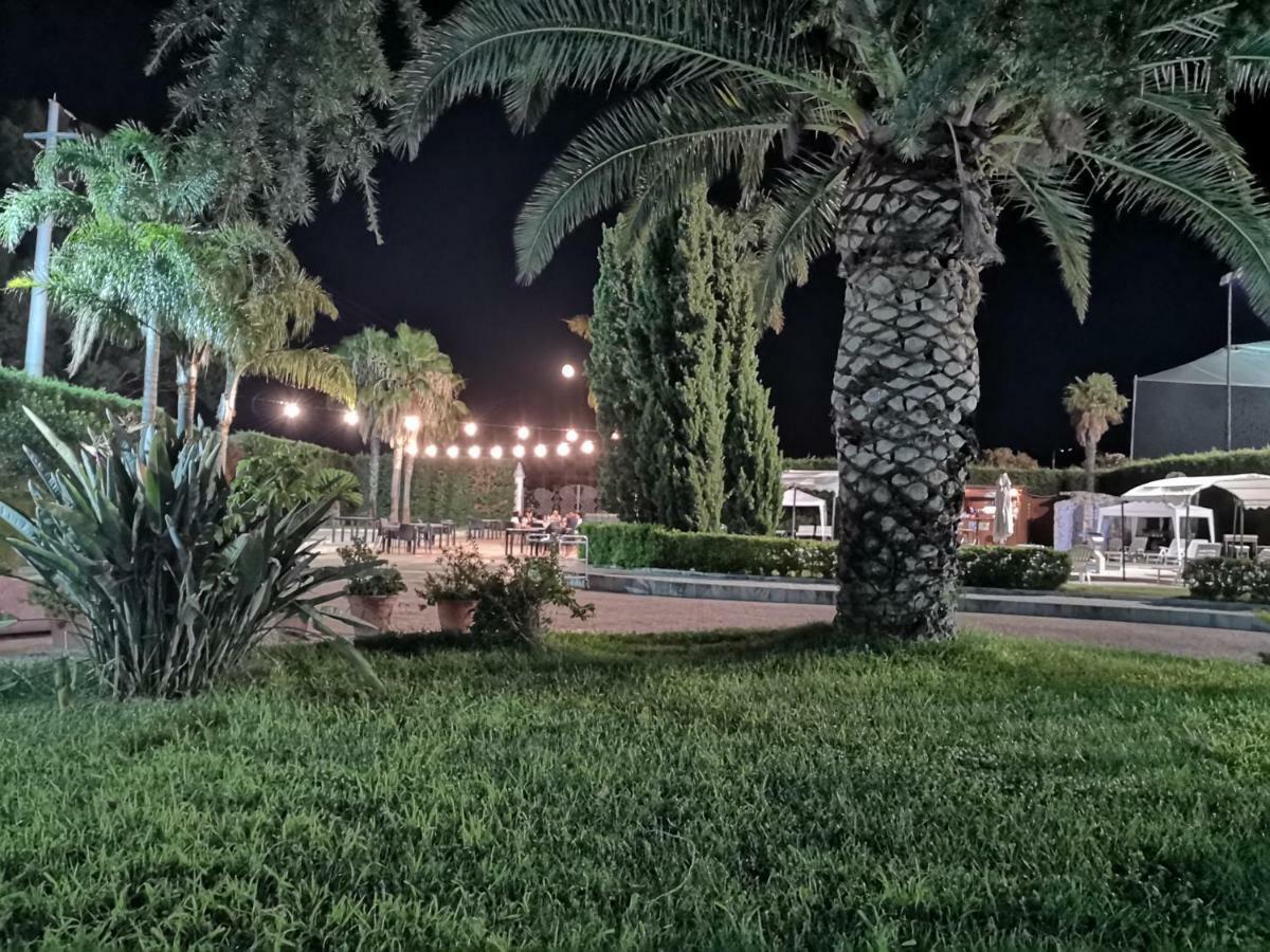 Hotel Ausonia コリリアーノ・カーラブロ エクステリア 写真
