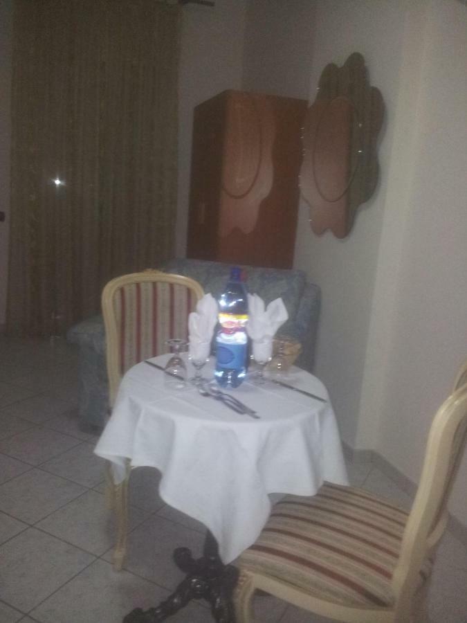 Hotel Ausonia コリリアーノ・カーラブロ エクステリア 写真